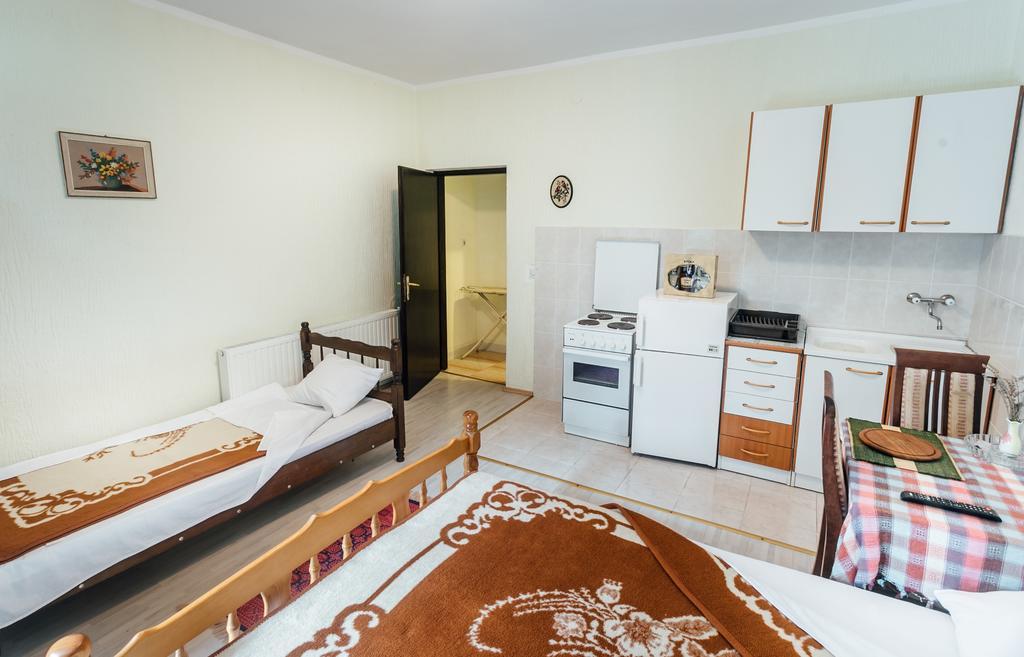 Guest House Bajceta Herceg Novi Ngoại thất bức ảnh