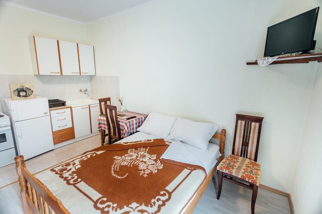 Guest House Bajceta Herceg Novi Ngoại thất bức ảnh